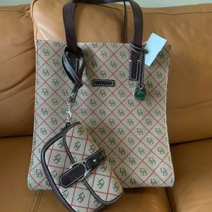 Rooney and Bourke tote with matching wristlet.